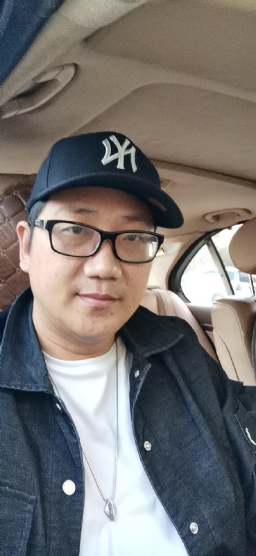 拥抱幸福的第一张照片--尤溪征婚网