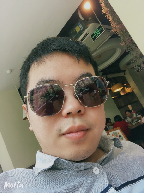 月台等路人的第一张照片--尤溪征婚网